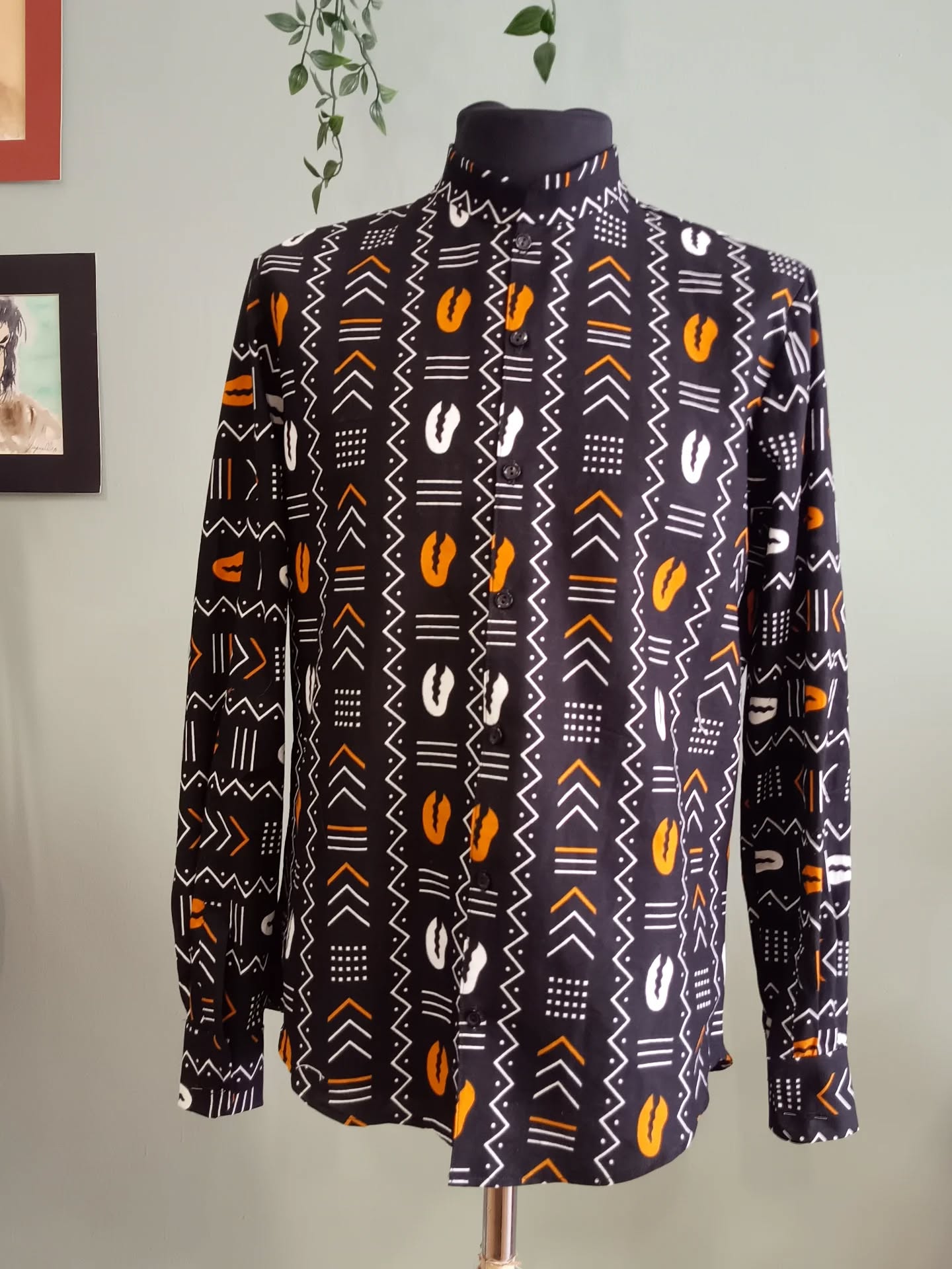 camicia in tessuto wax del Ghana